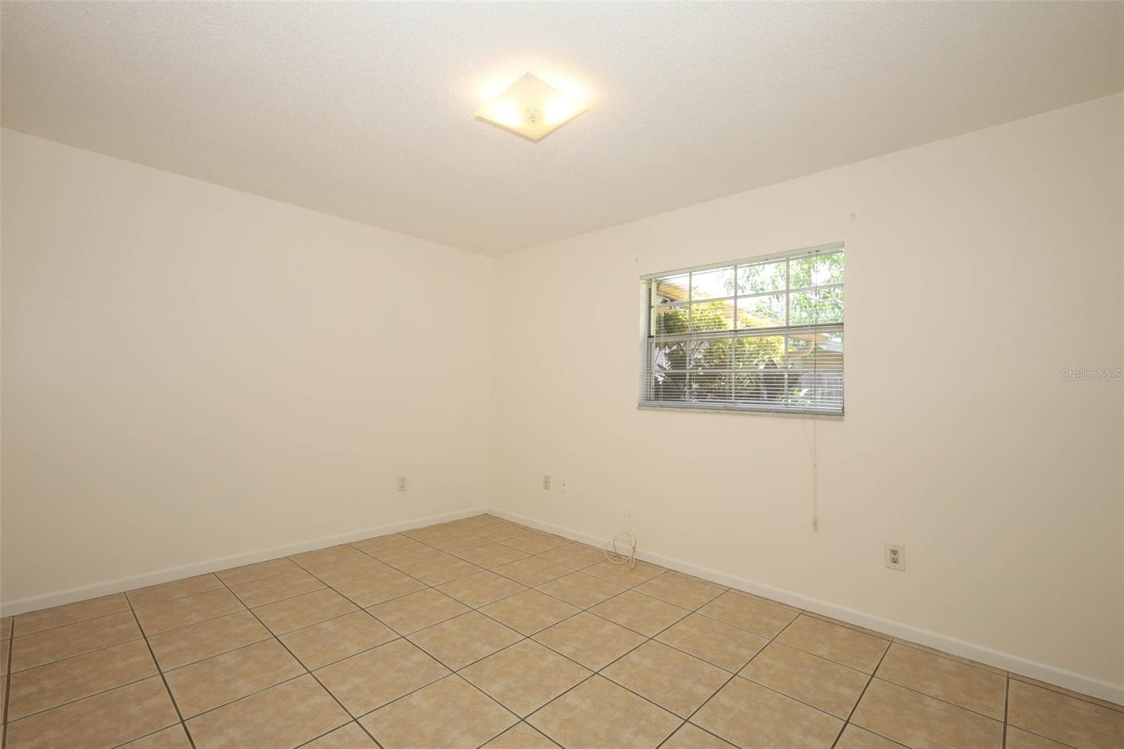 Image 14 of 37 For 912 La Salle Avenue