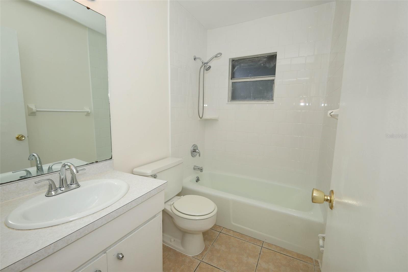 Image 17 of 37 For 912 La Salle Avenue