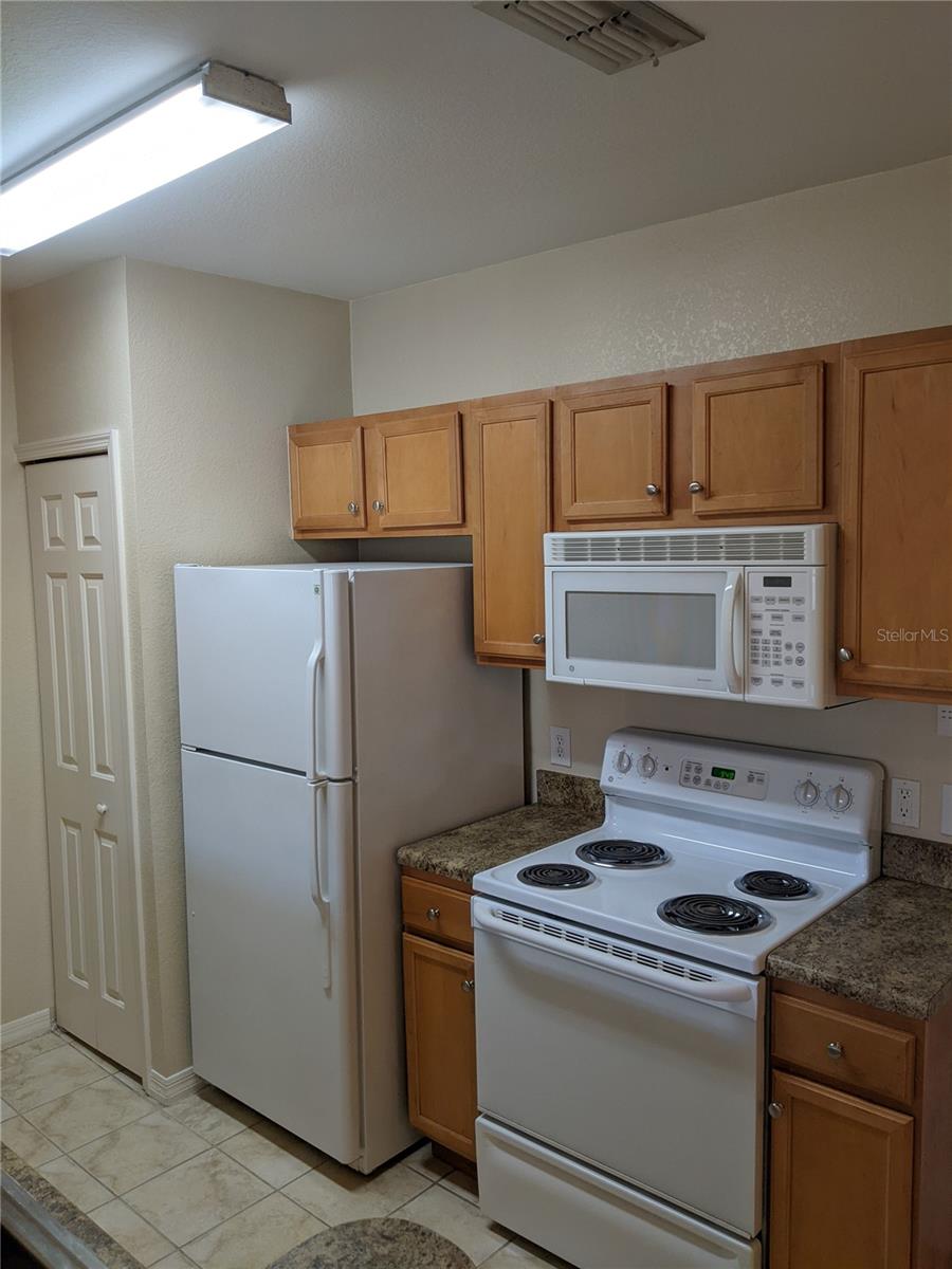 Image 7 of 18 For 5550 Michigan Street 3308