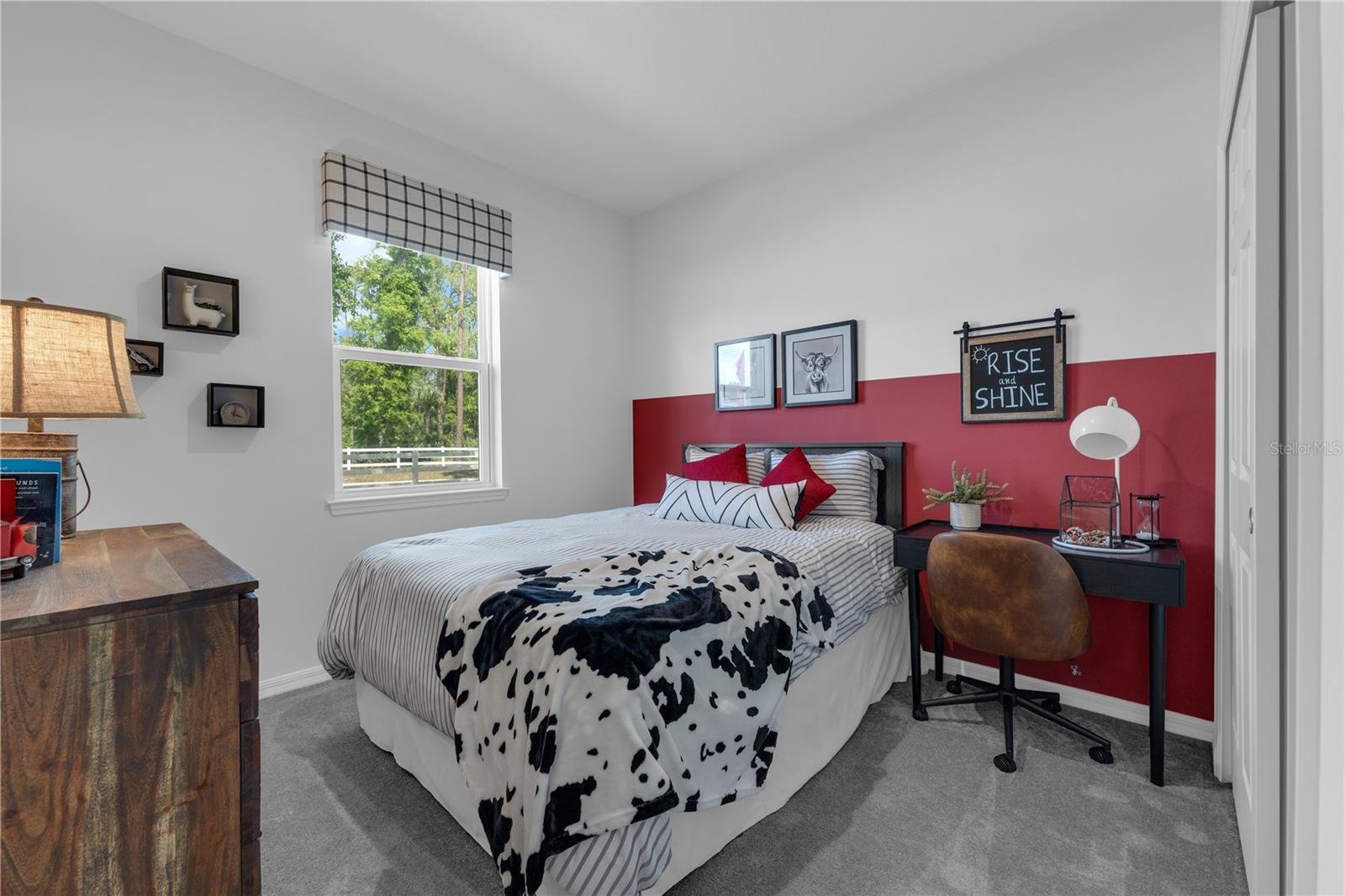 Listing photo id 15 for 5905 Cliffbow Loop