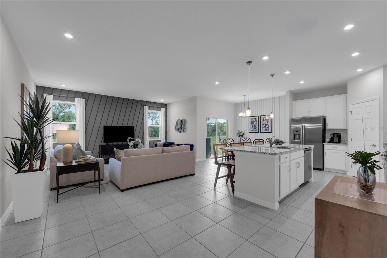 Listing photo id 2 for 5905 Cliffbow Loop