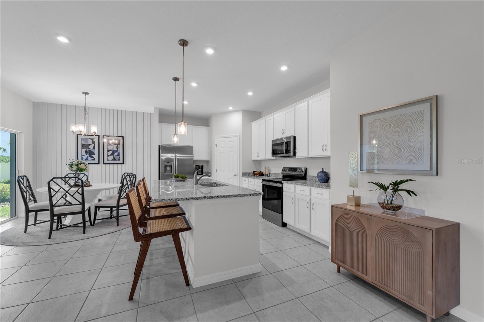 Listing photo id 3 for 5905 Cliffbow Loop