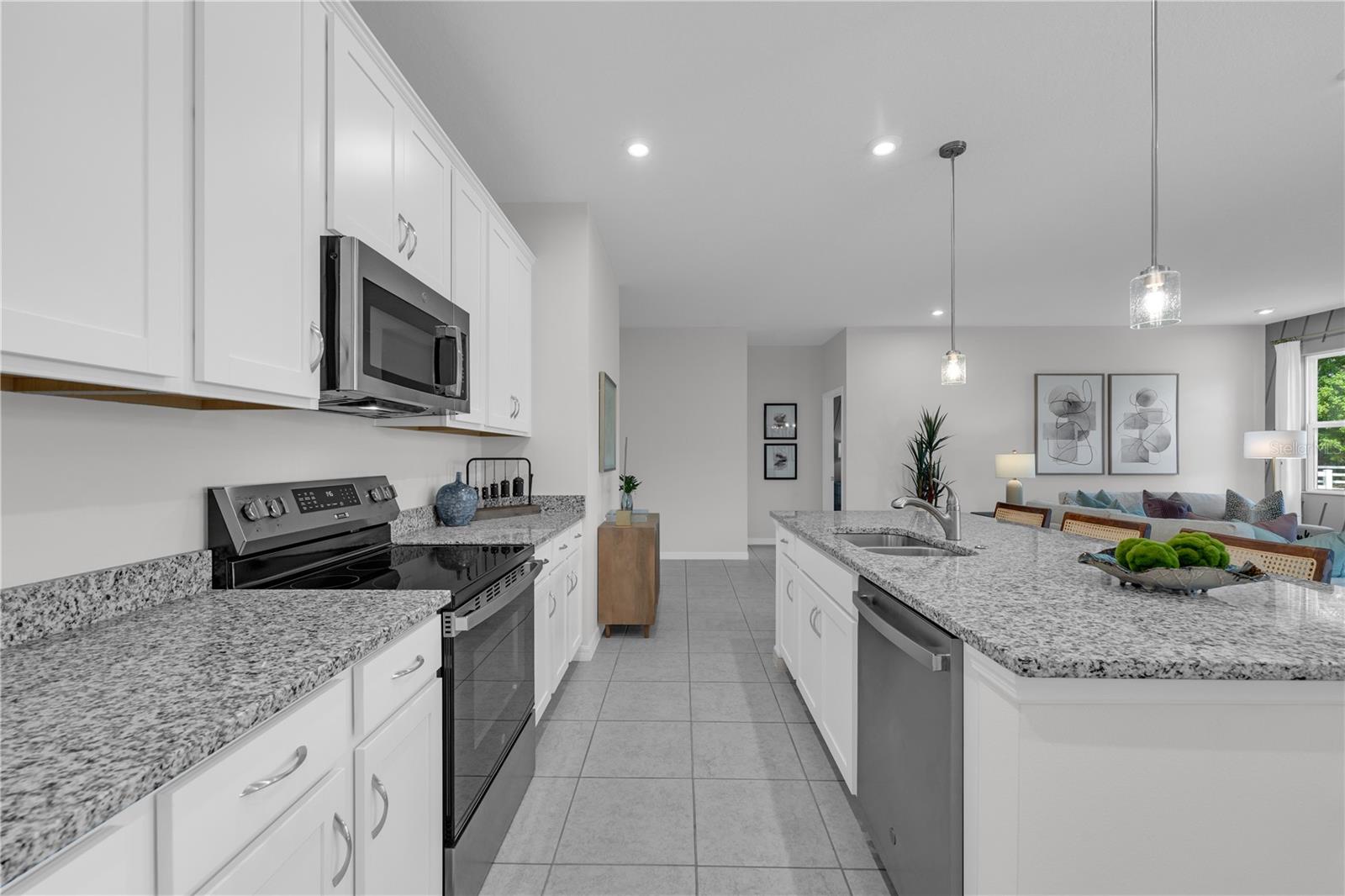 Listing photo id 7 for 5905 Cliffbow Loop