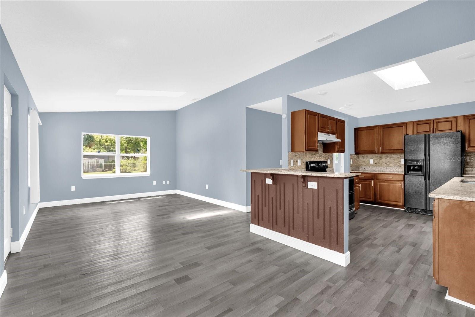 Image 3 of 23 For 2024 Emeralda Court