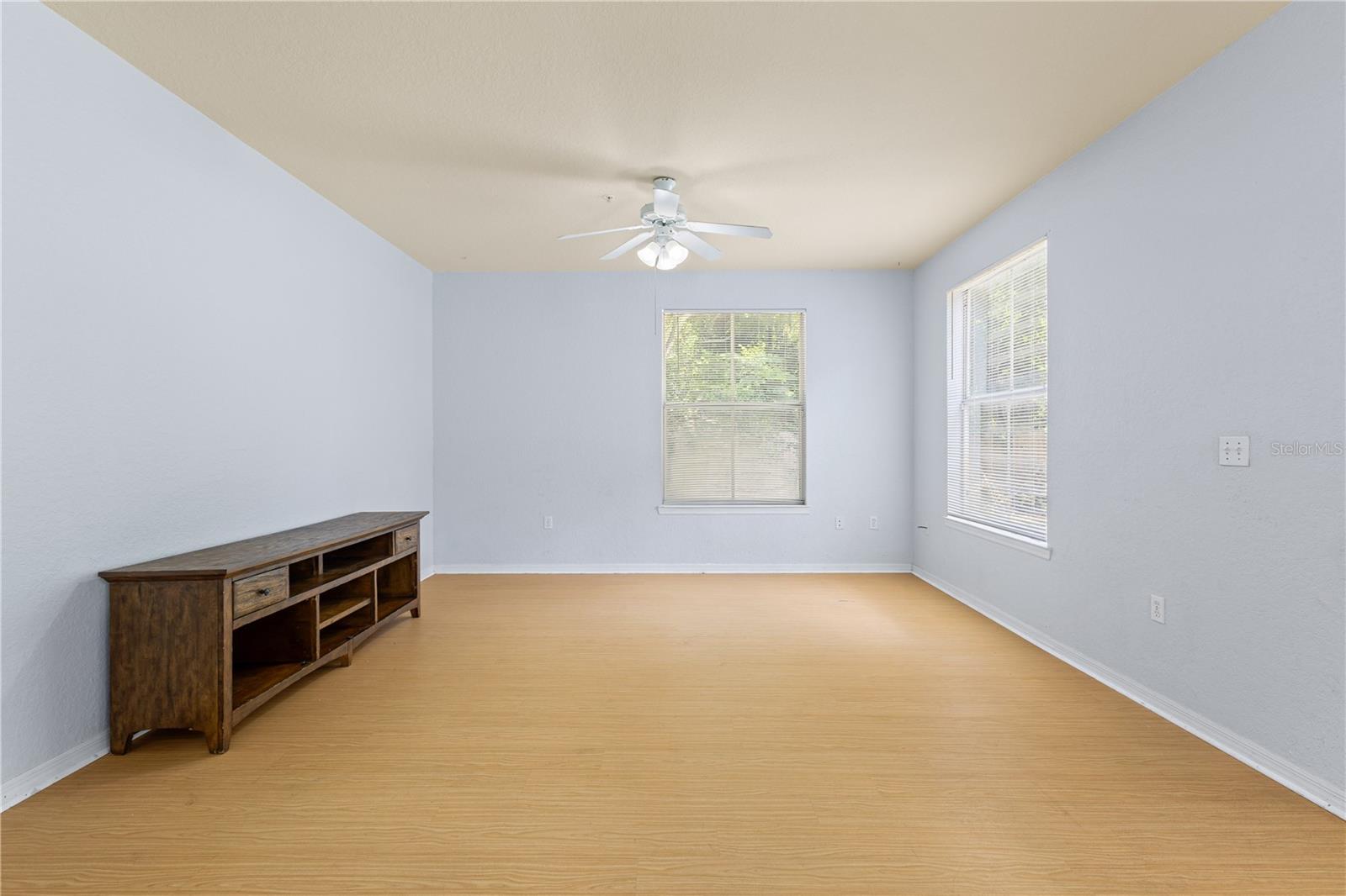 Image 10 of 28 For 6017 Westgate Drive 913