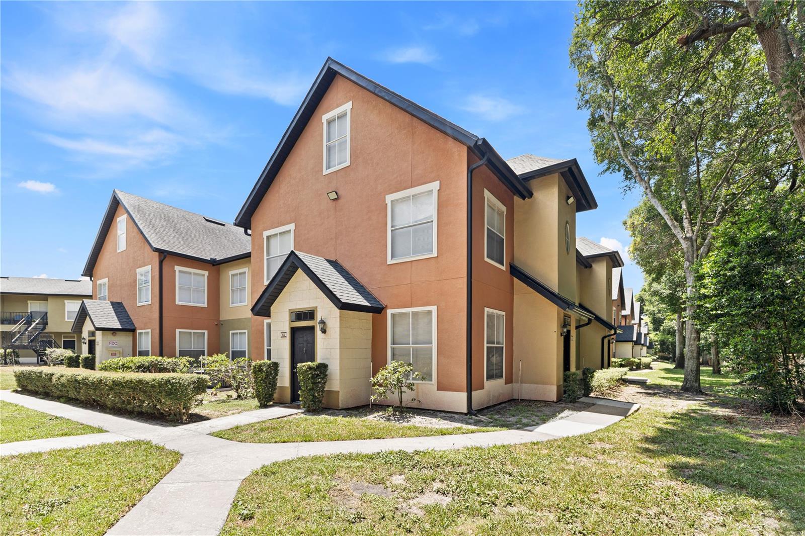Image 5 of 28 For 6017 Westgate Drive 913