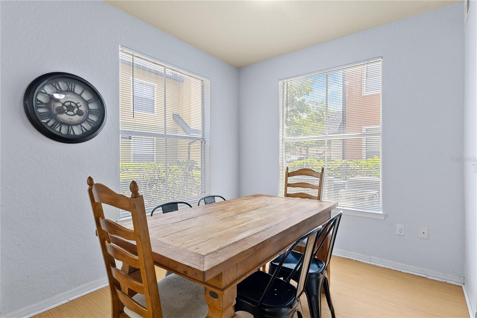 Image 9 of 28 For 6017 Westgate Drive 913