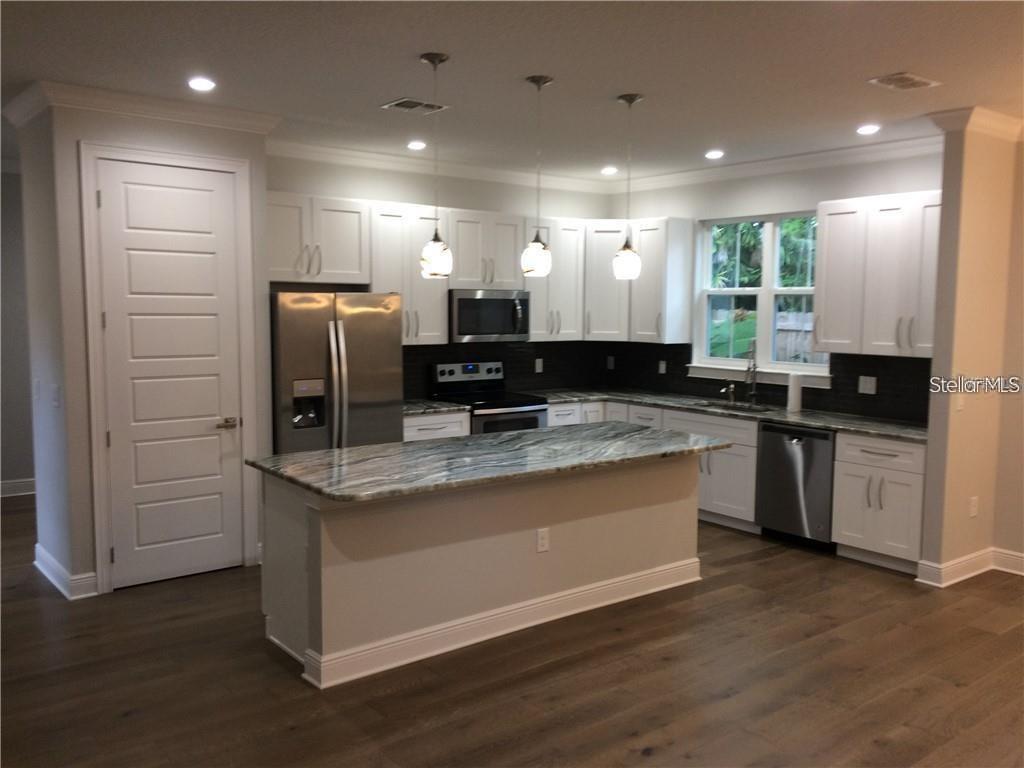 Image 2 of 14 For 770 Ellwood Avenue B
