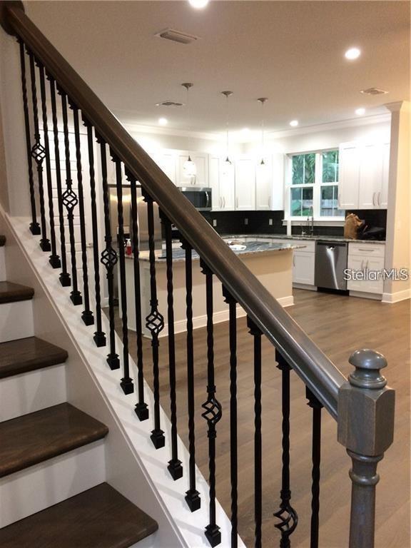Image 5 of 14 For 770 Ellwood Avenue B