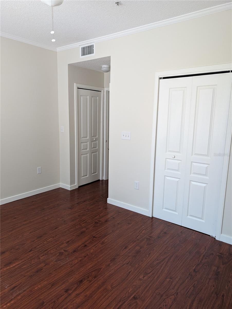 Image 12 of 17 For 611 Campus Street 320