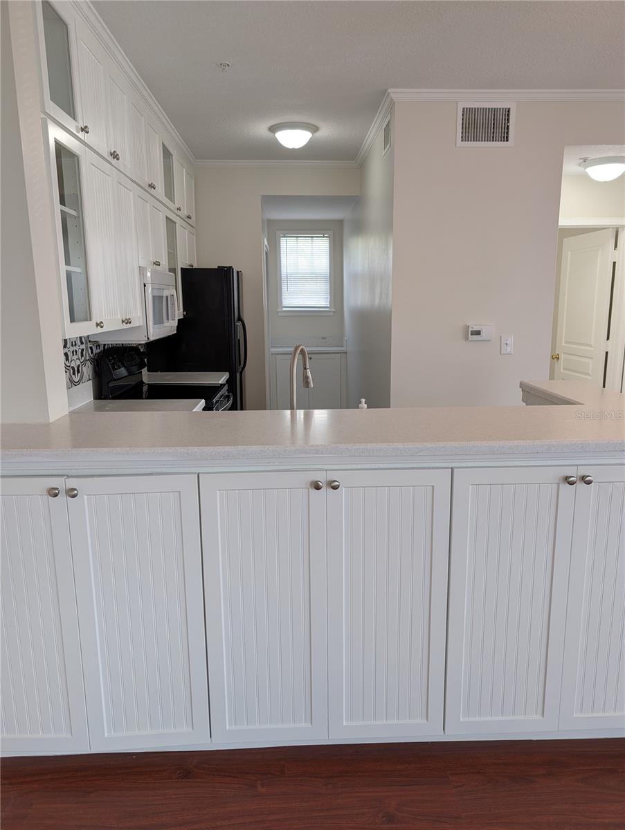 Image 2 of 17 For 611 Campus Street 320