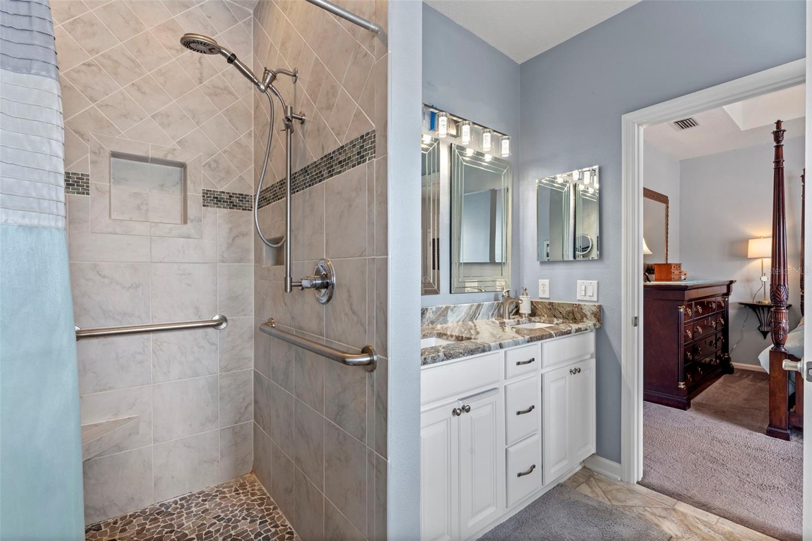 Image 18 of 31 For 8959 Silk Bay Place