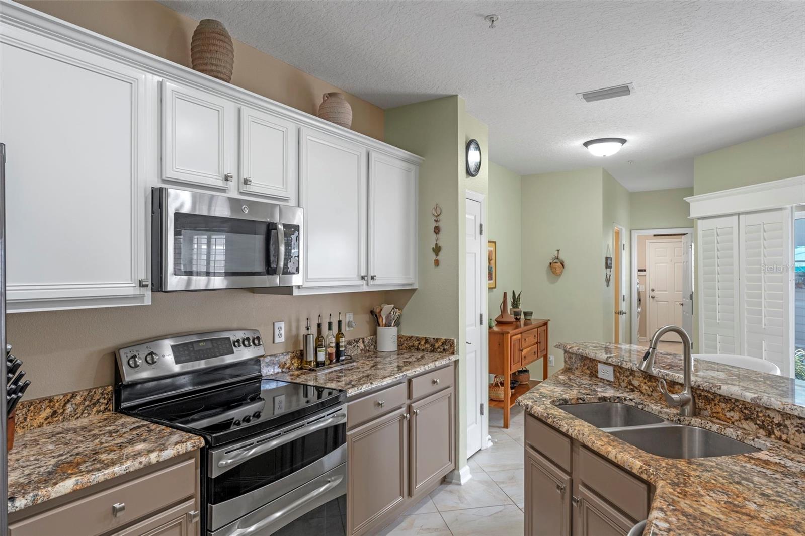 Image 3 of 31 For 8959 Silk Bay Place