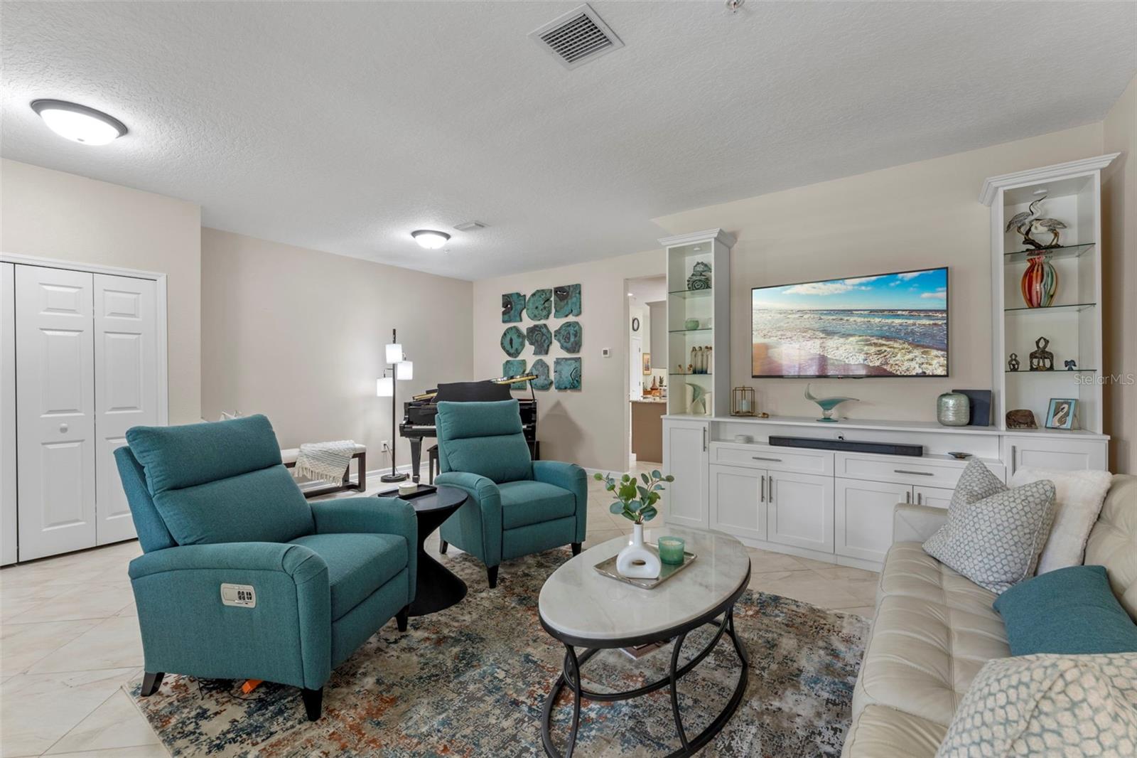Image 4 of 31 For 8959 Silk Bay Place