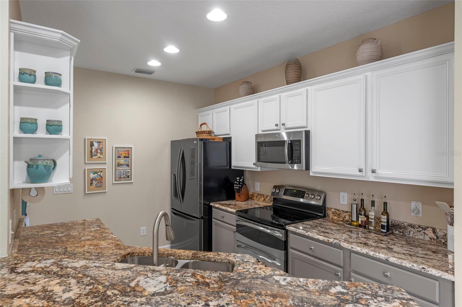 Image 7 of 31 For 8959 Silk Bay Place