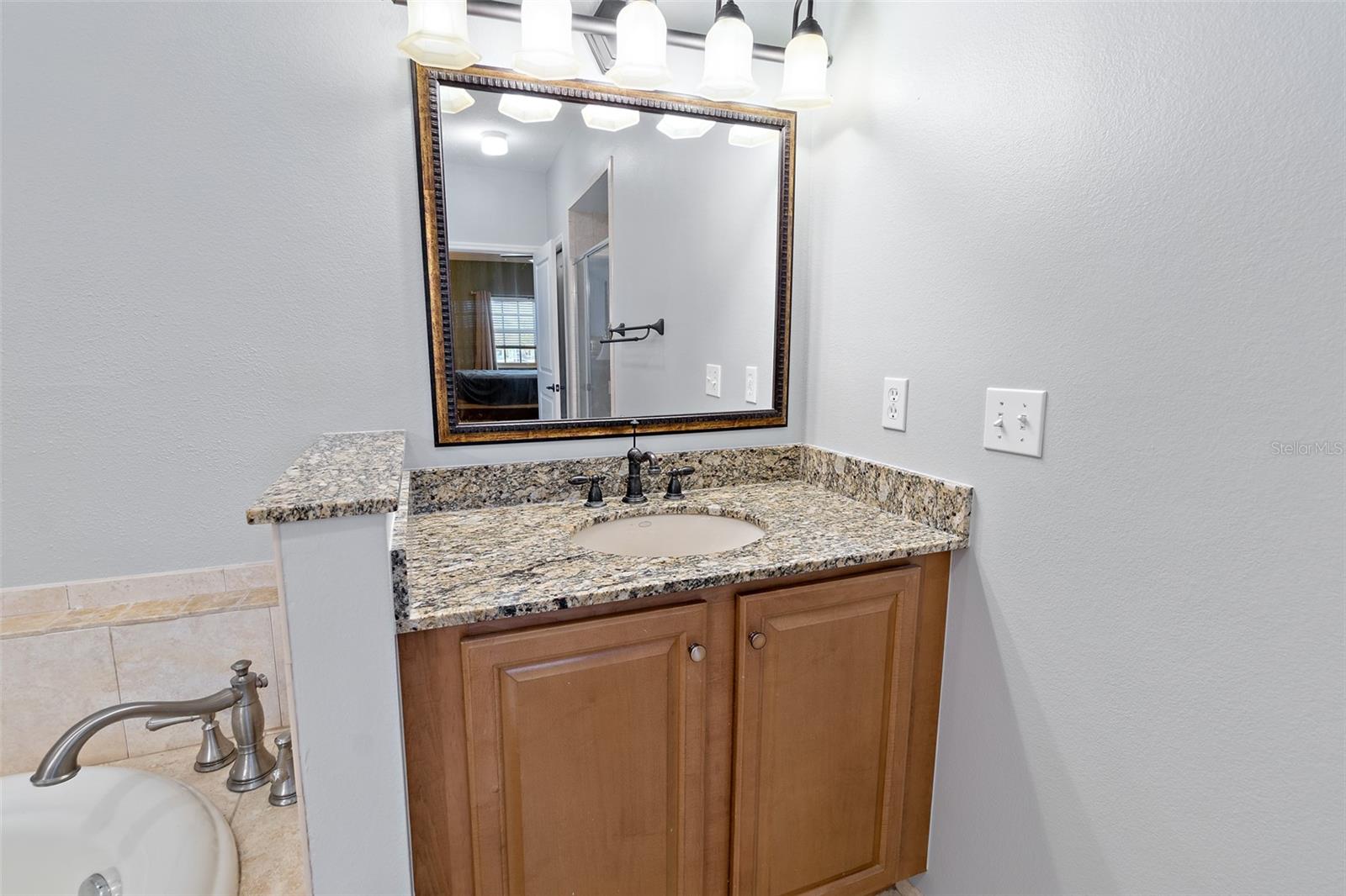 Image 11 of 47 For 204 Holman Road 4