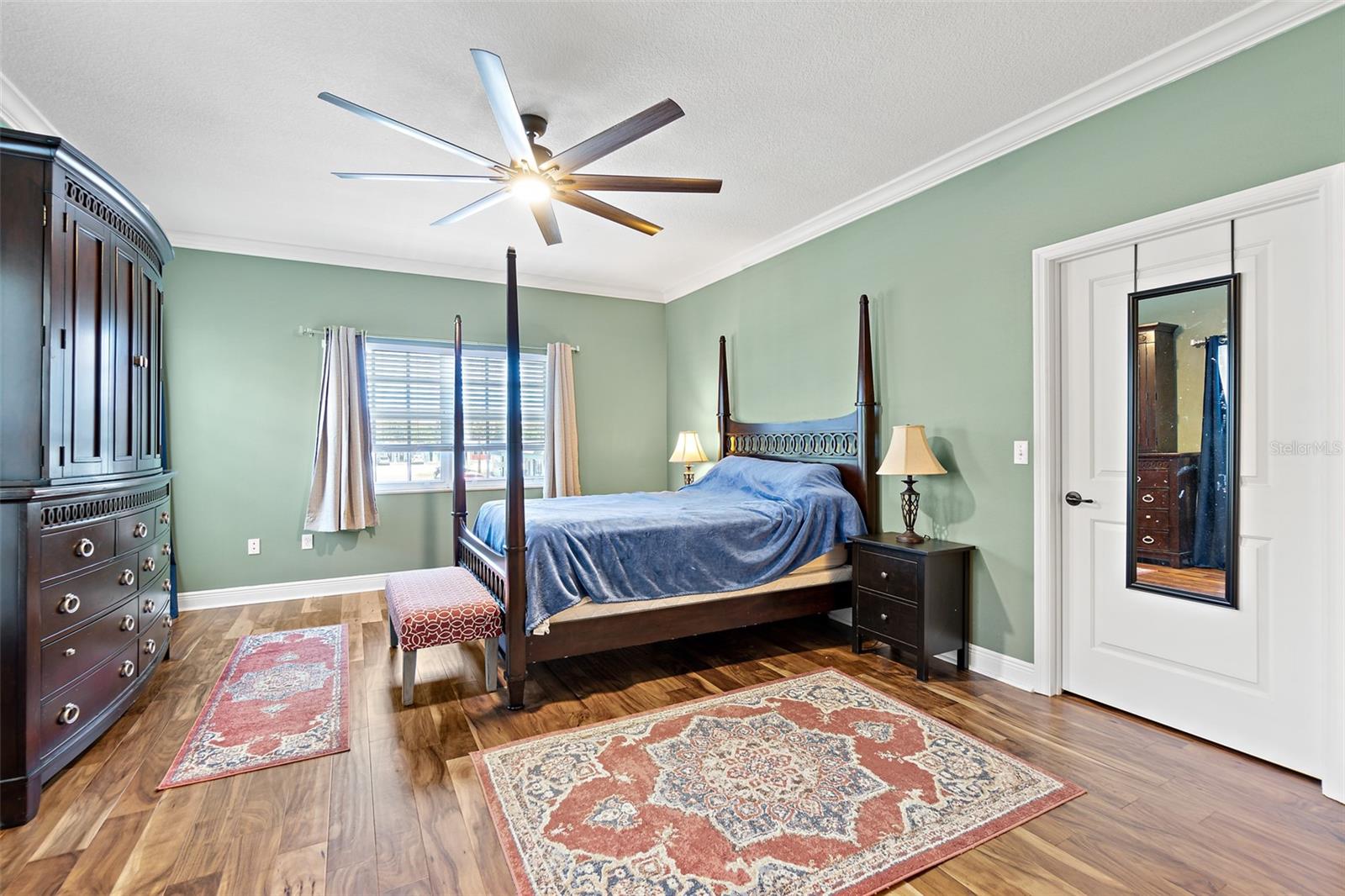 Image 12 of 47 For 204 Holman Road 4