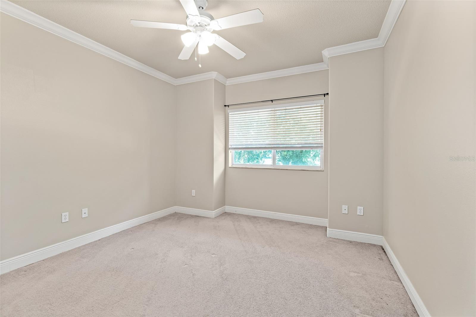 Image 21 of 47 For 204 Holman Road 4