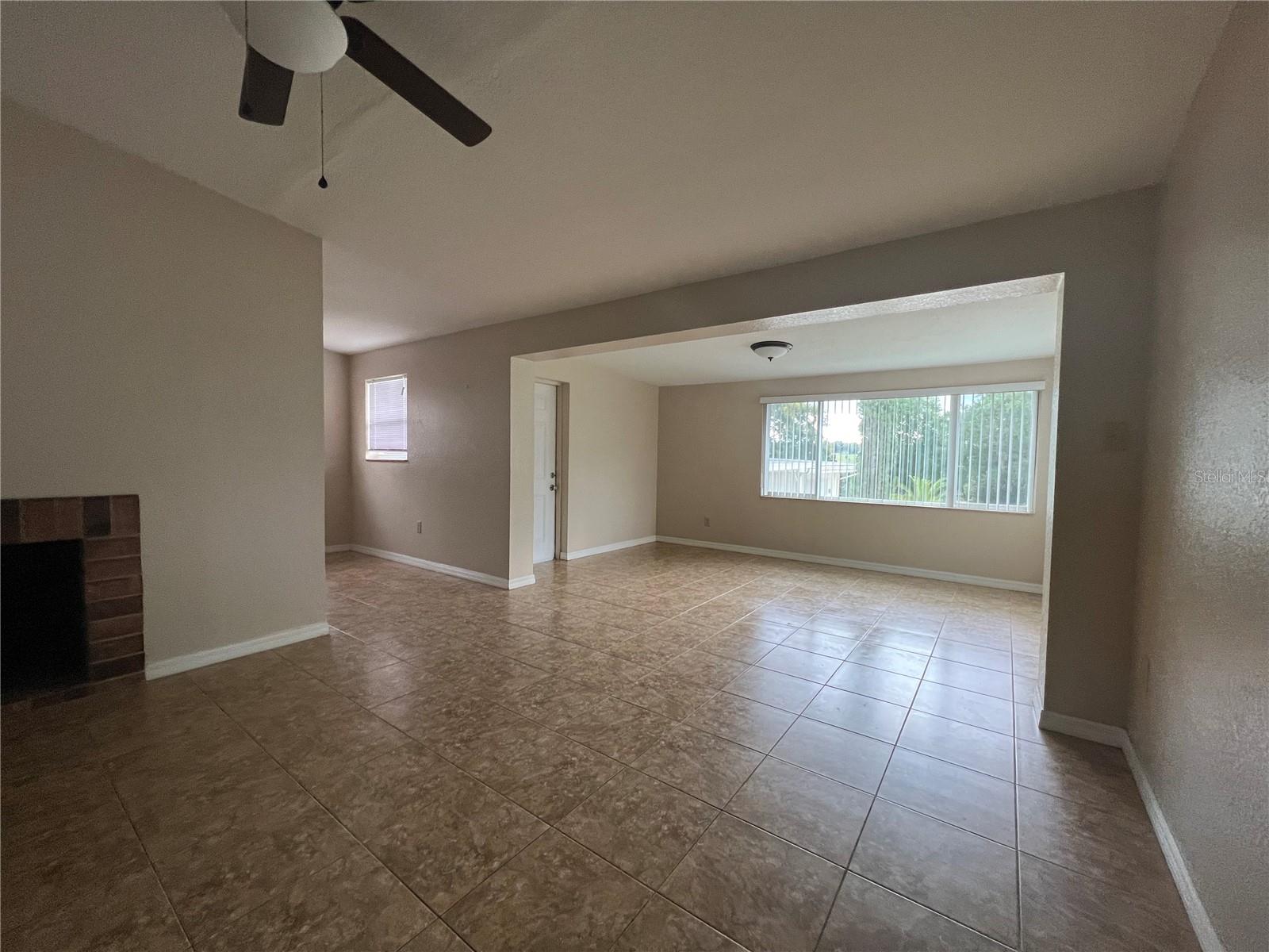 Image 9 of 11 For 1601 Lakeview Court