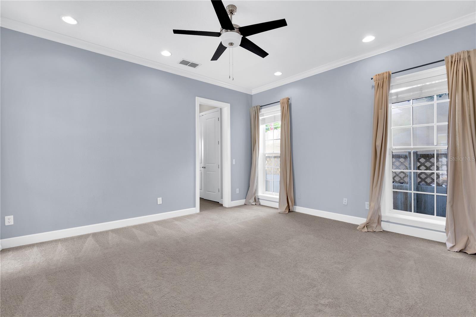 Image 19 of 78 For 1222 Roycroft Ave Avenue