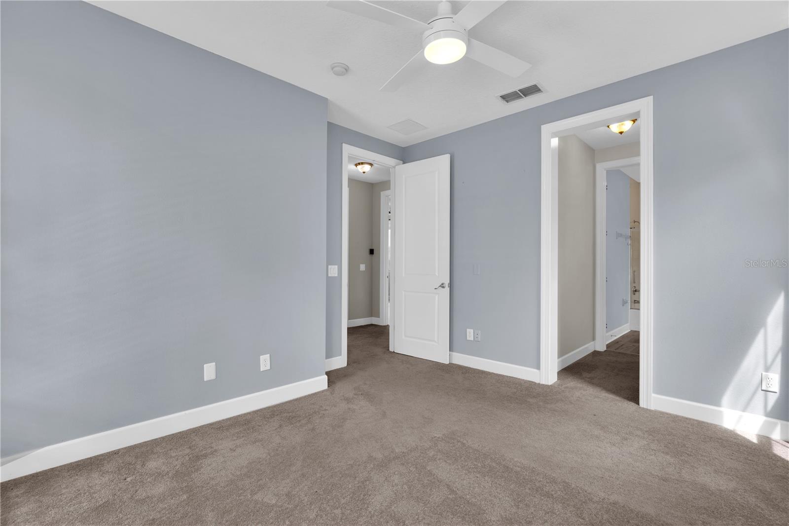 Image 40 of 78 For 1222 Roycroft Ave Avenue