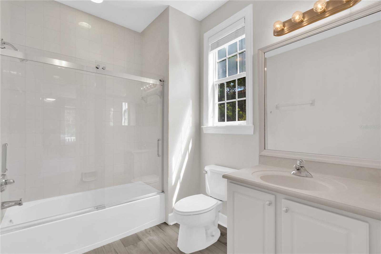 Image 41 of 78 For 1222 Roycroft Ave Avenue