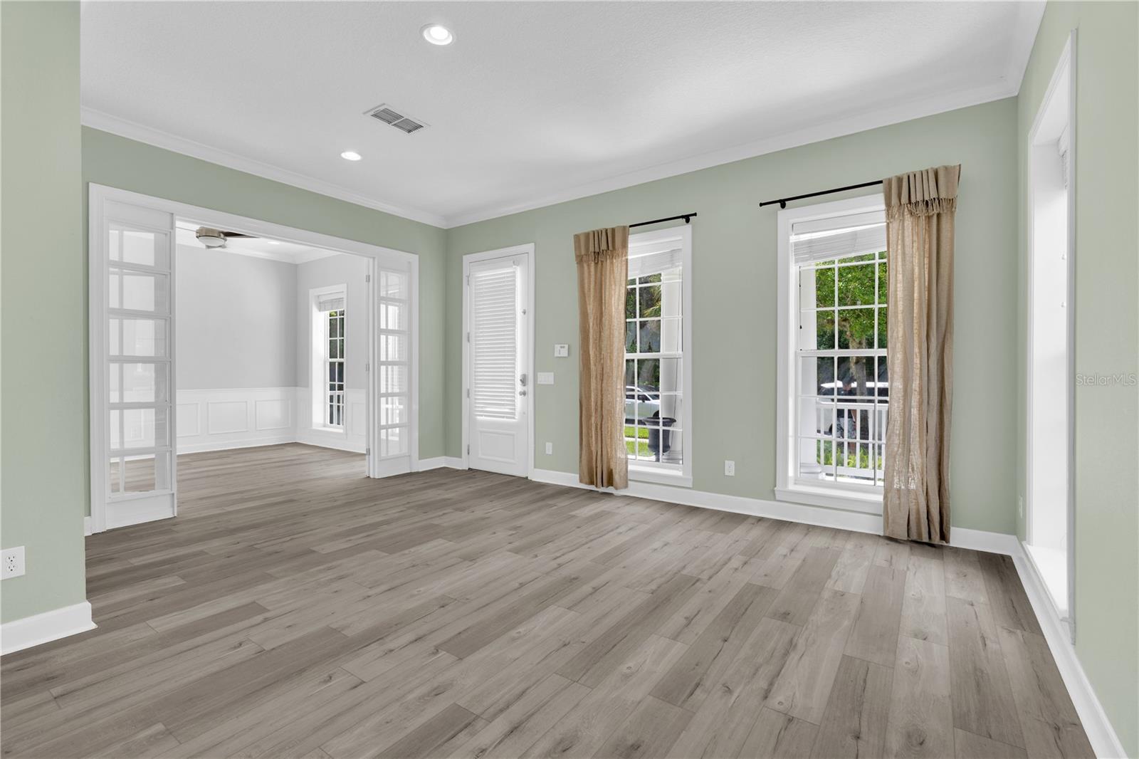 Image 6 of 78 For 1222 Roycroft Ave Avenue