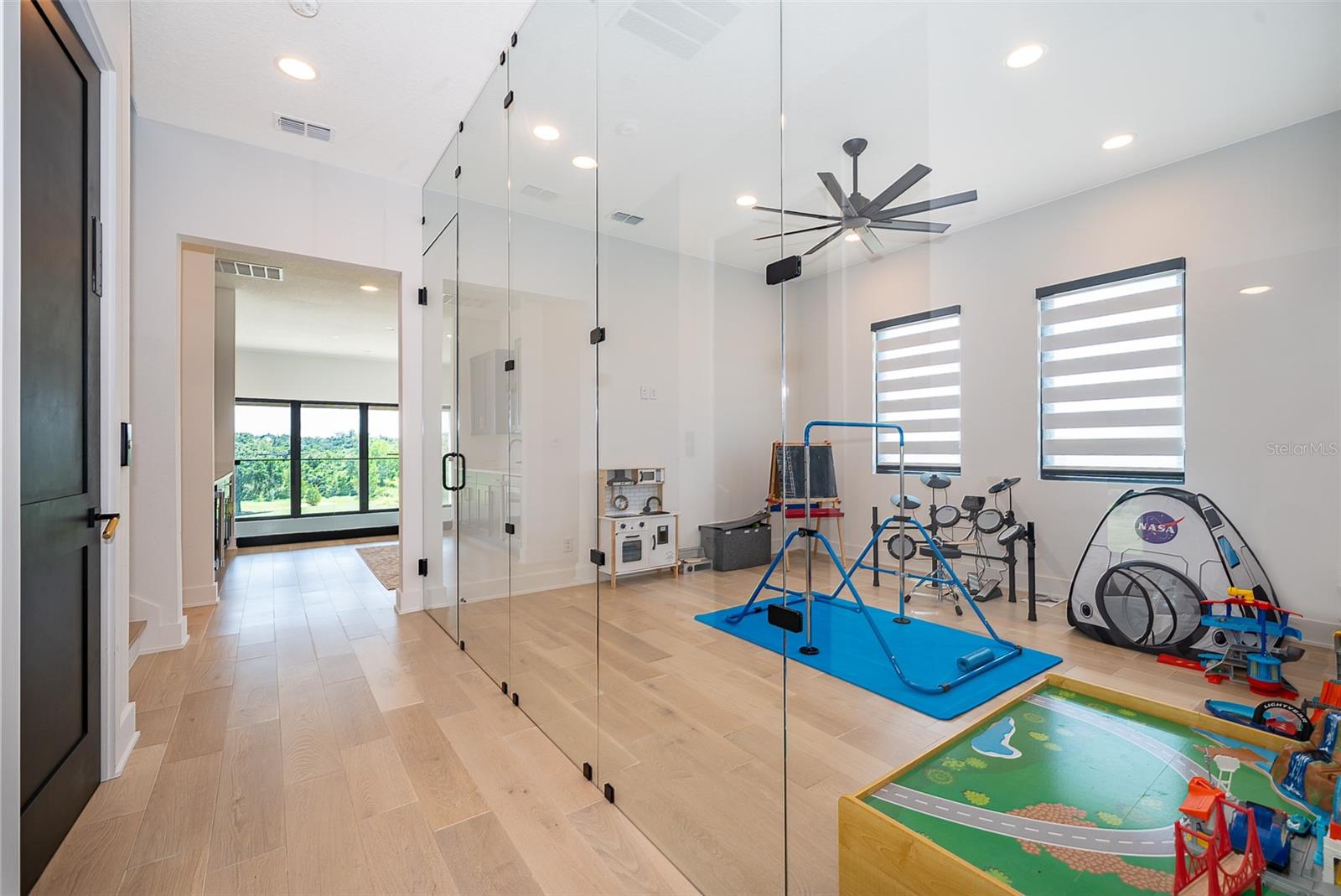 Image 32 of 76 For 16338 Ravenna Court
