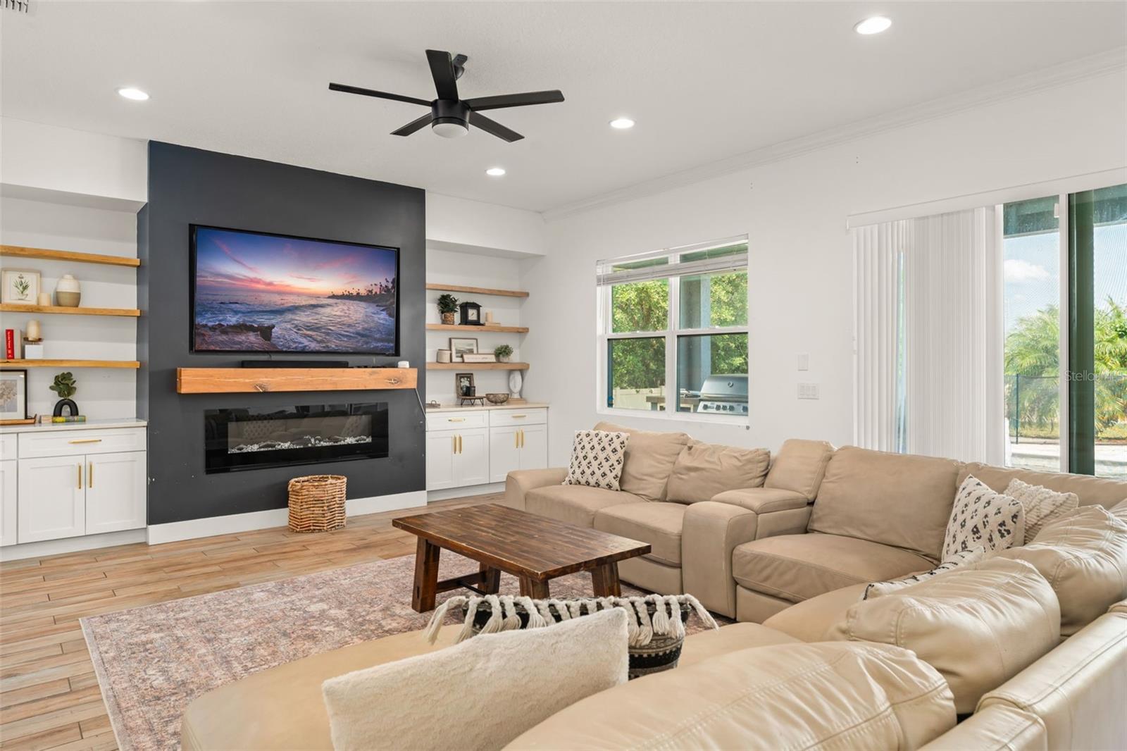 Image 11 of 58 For 2047 Brillante Drive