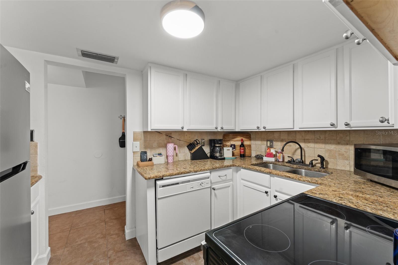 Image 12 of 27 For 225 Lewfield Circle 225
