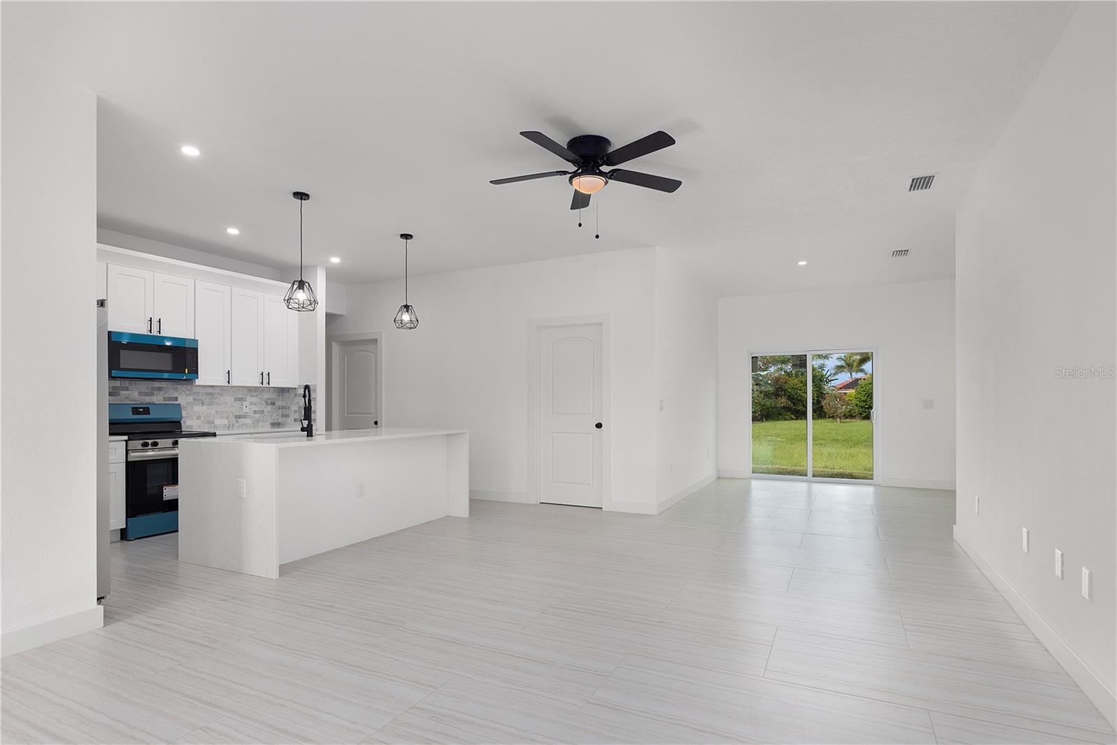 Image 10 of 38 For 26345 Trinilas Drive