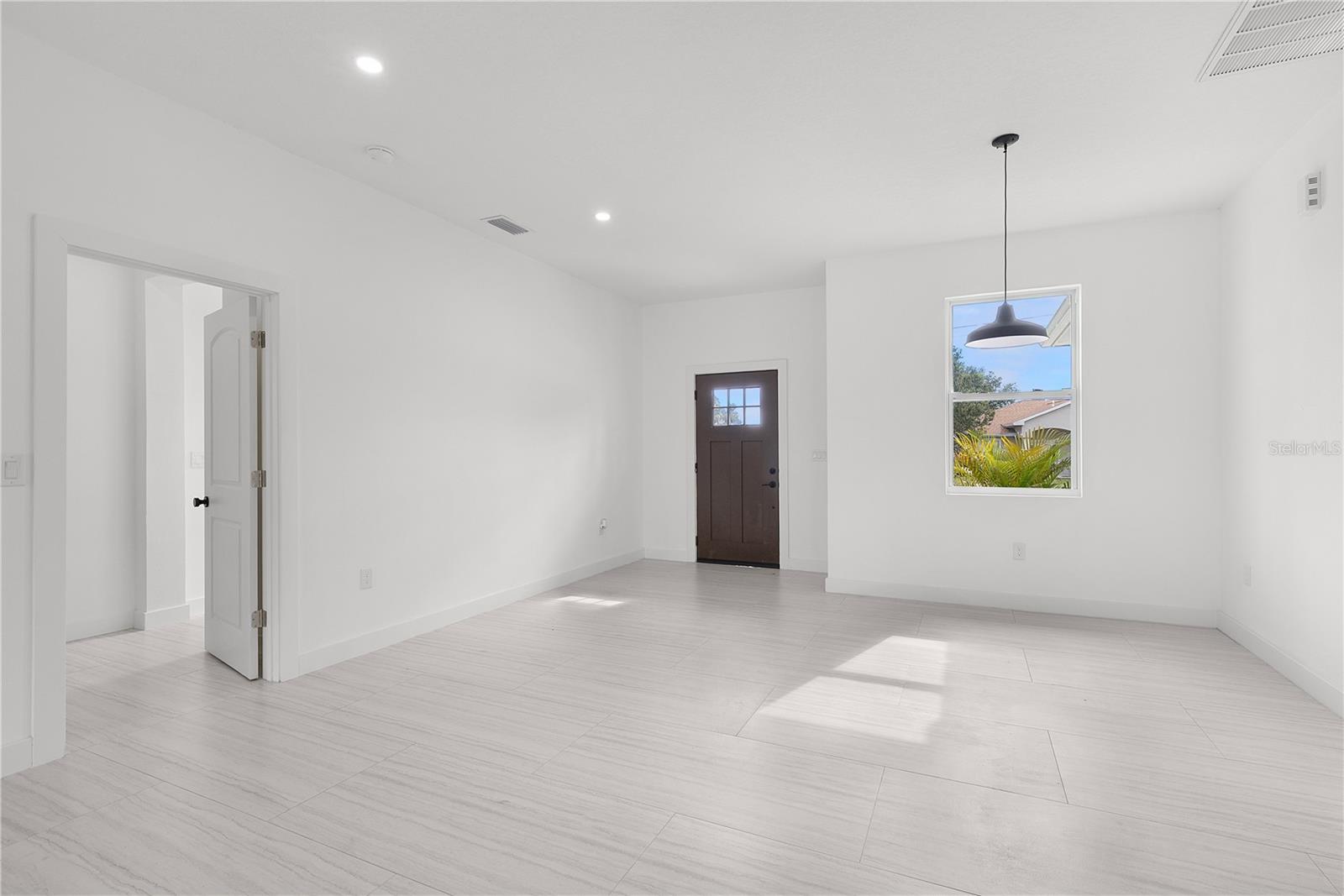 Image 16 of 38 For 26345 Trinilas Drive