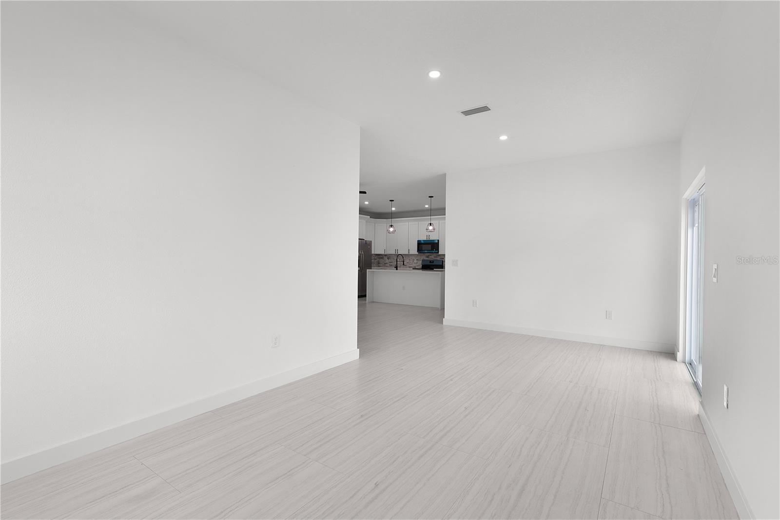 Image 19 of 38 For 26345 Trinilas Drive