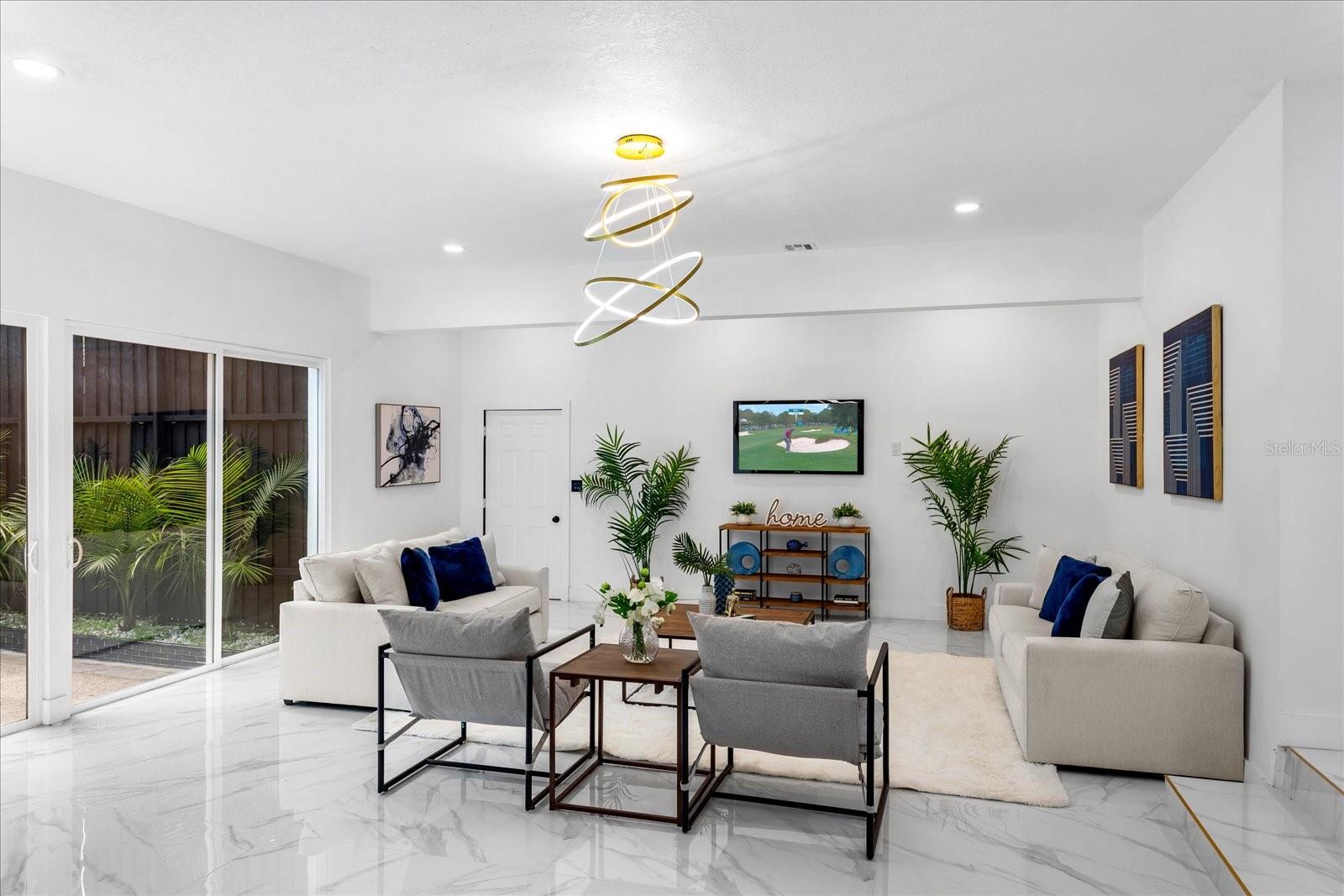 Image 7 of 56 For 305 Sweetwater Club Circle