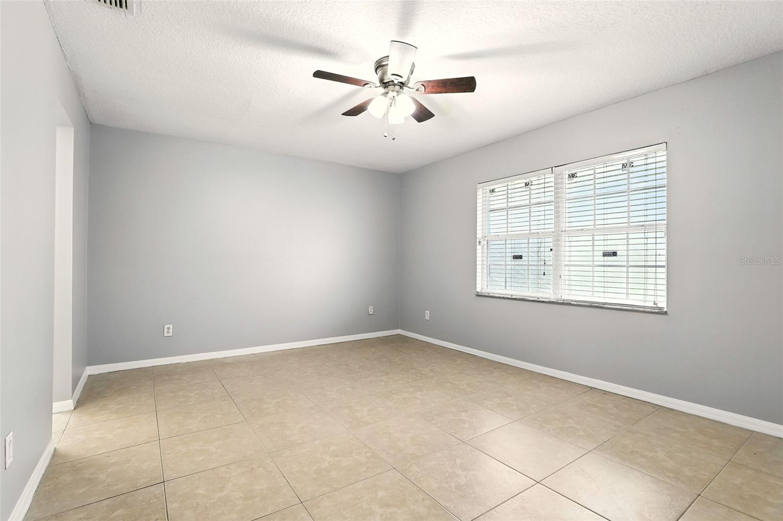 Image 15 of 46 For 4786 Tangerine Avenue 4786