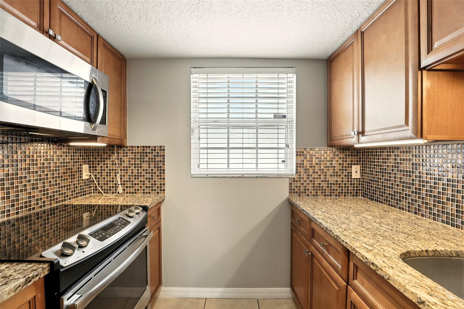 Image 8 of 46 For 4786 Tangerine Avenue 4786