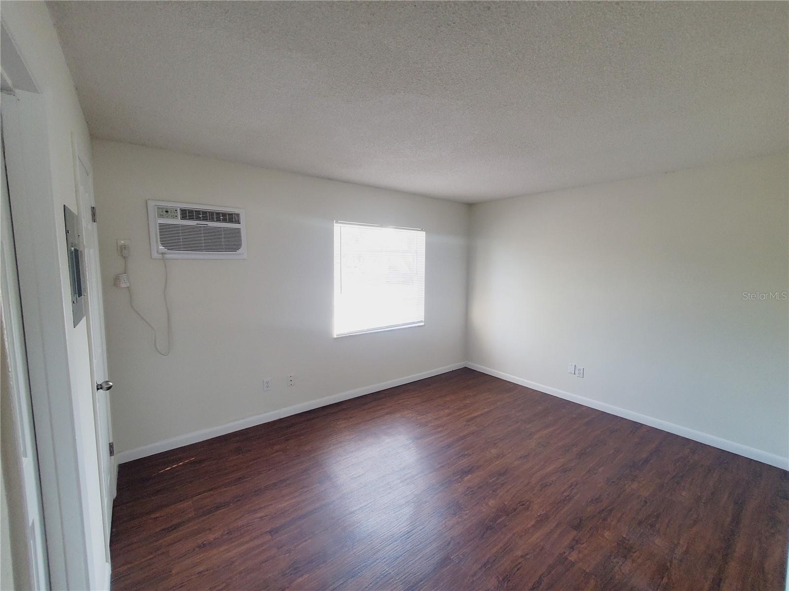 Image 8 of 13 For 5264 Davisson Avenue