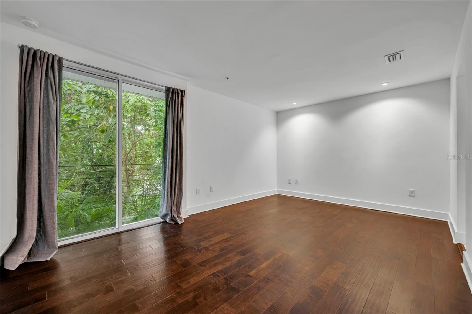 Image 20 of 50 For 438 Swoope Avenue
