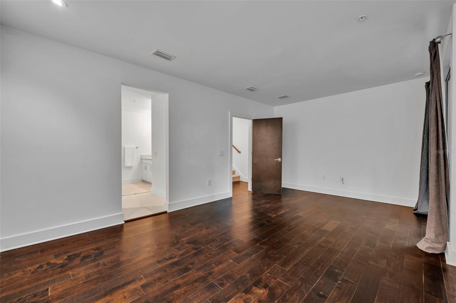 Image 21 of 50 For 438 Swoope Avenue