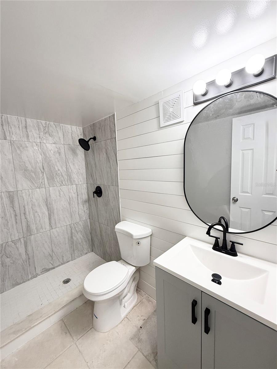 Image 11 of 13 For 302 Spring Garden Avenue A01