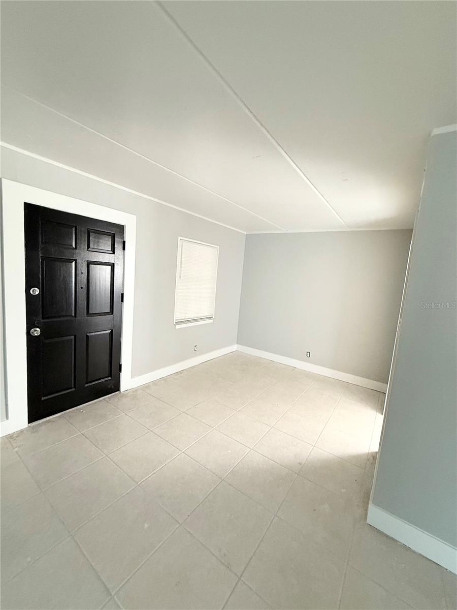 Image 3 of 13 For 302 Spring Garden Avenue A01