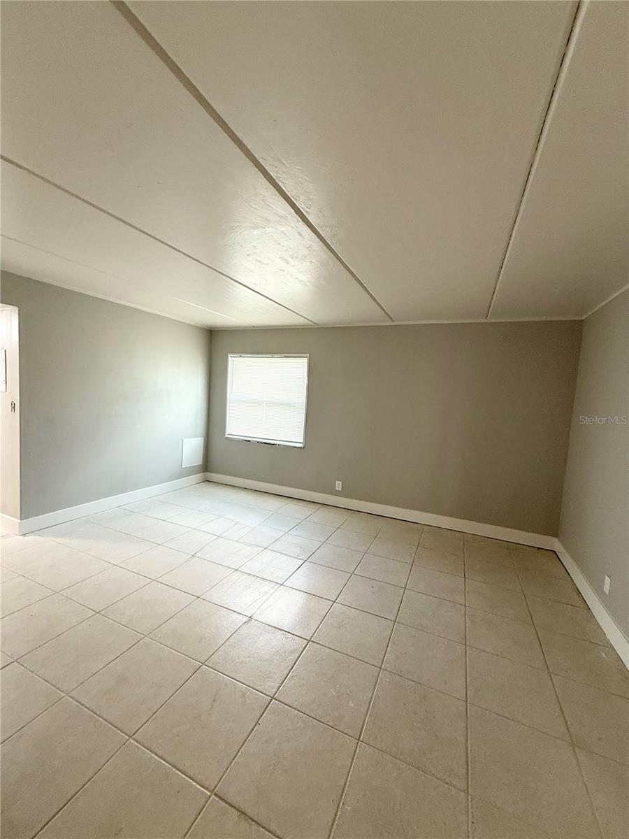 Image 5 of 13 For 302 Spring Garden Avenue A01