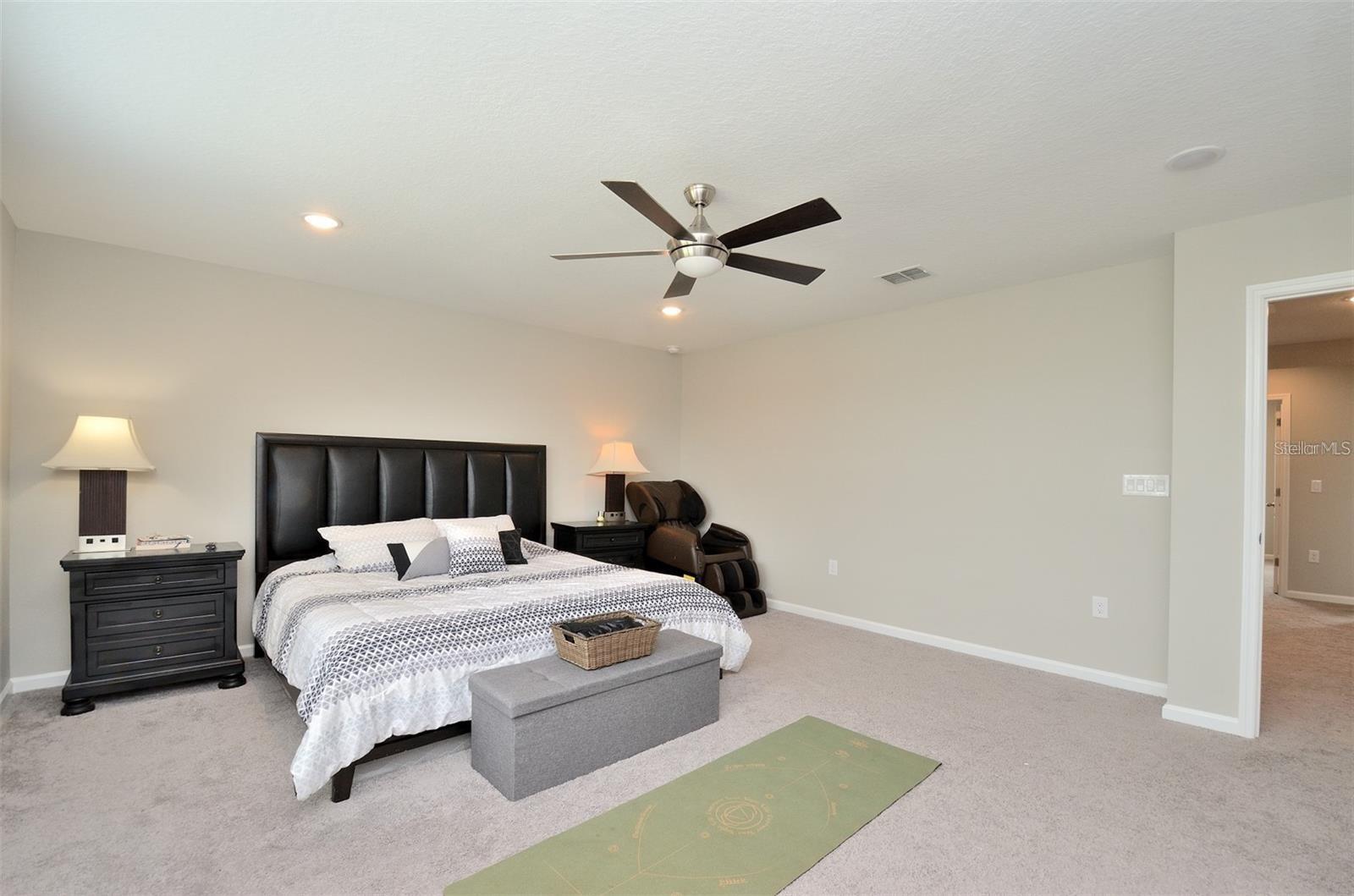 Image 11 of 23 For 520 Aviana St