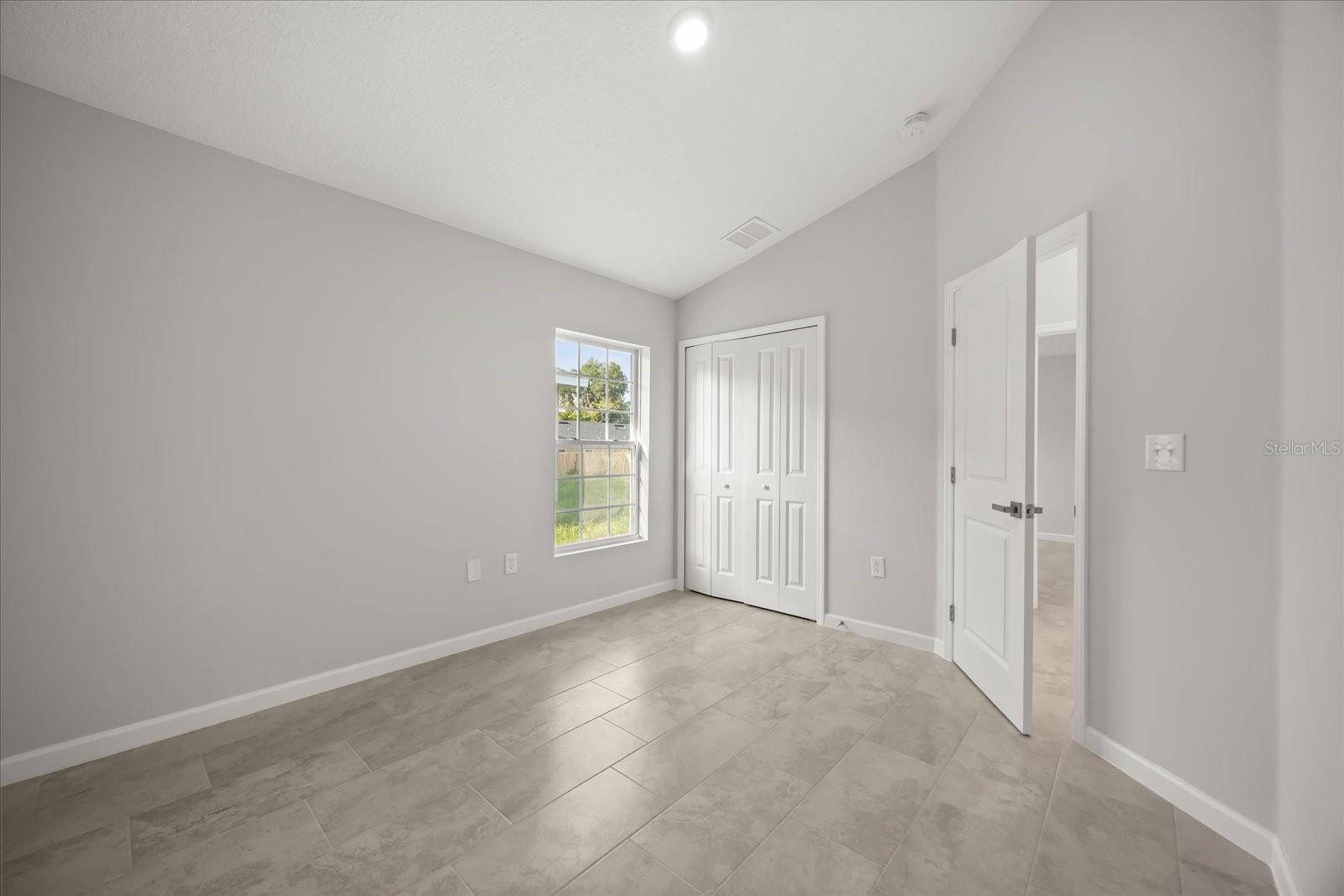 Image 16 of 33 For 541 Rhodes Drive