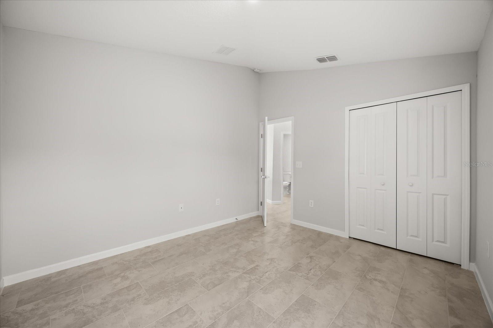 Image 19 of 33 For 541 Rhodes Drive