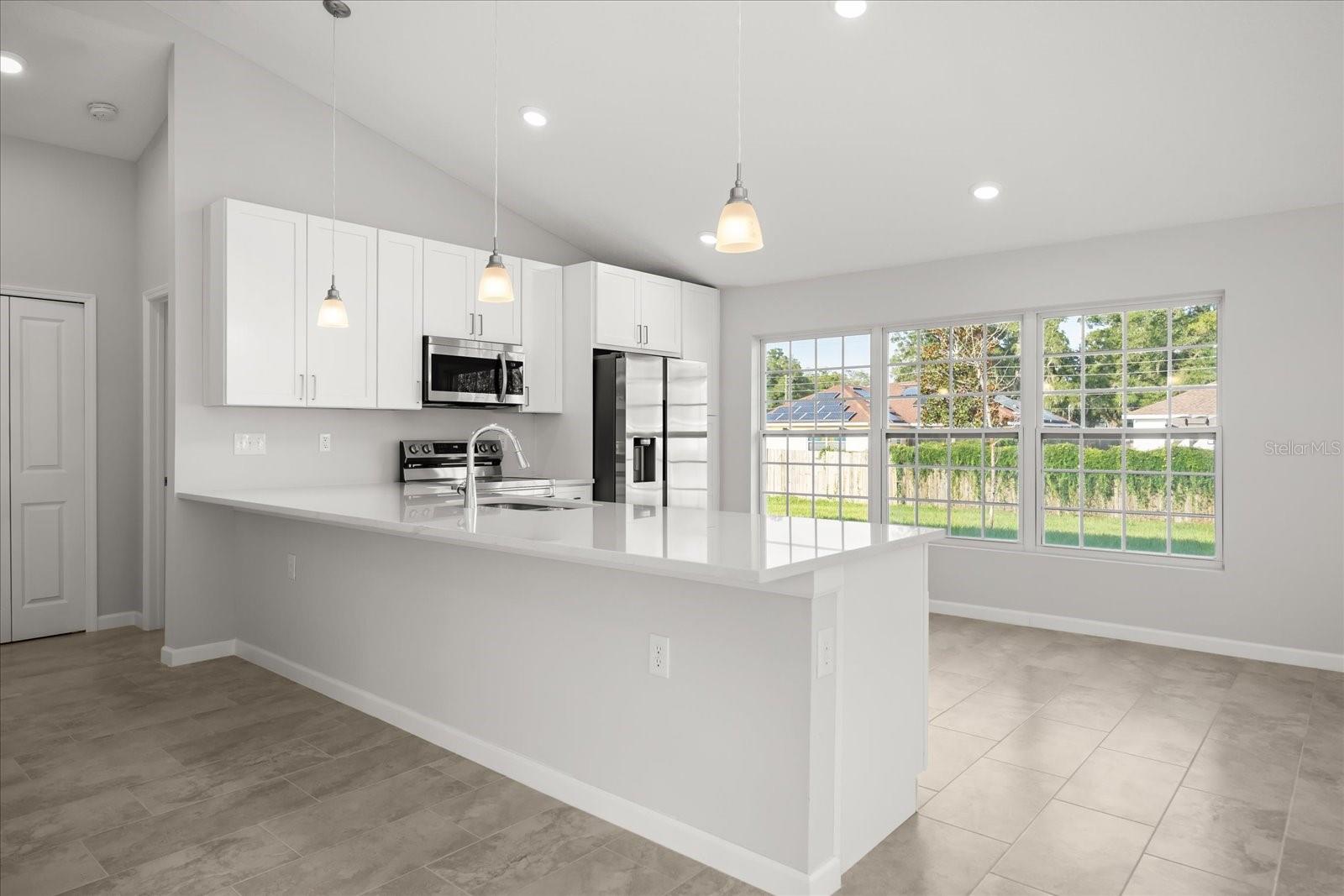 Image 4 of 33 For 541 Rhodes Drive