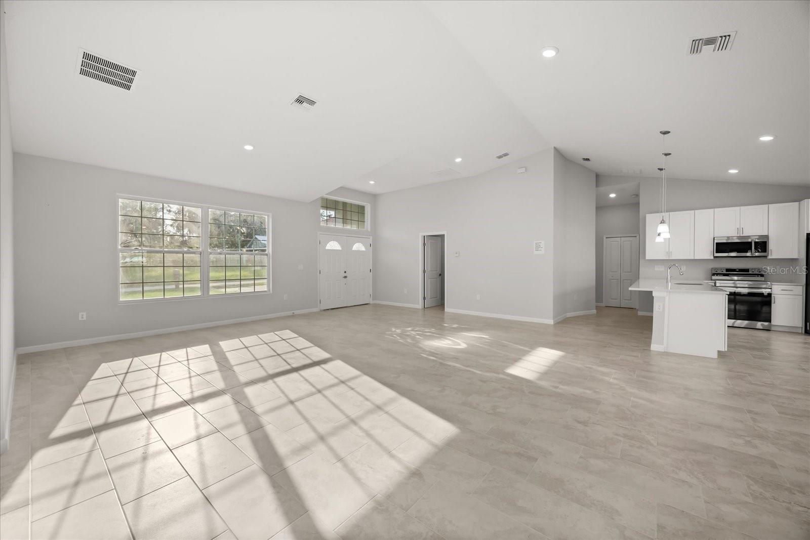 Image 6 of 33 For 541 Rhodes Drive