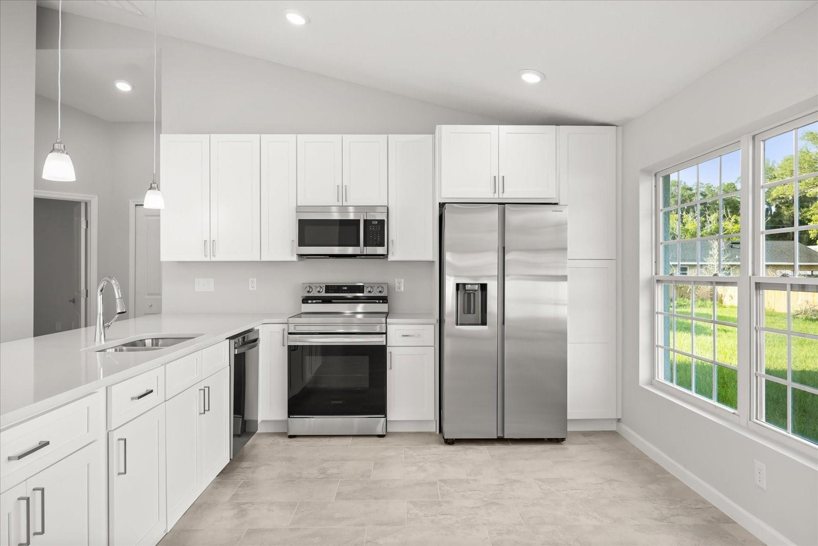Image 7 of 33 For 541 Rhodes Drive
