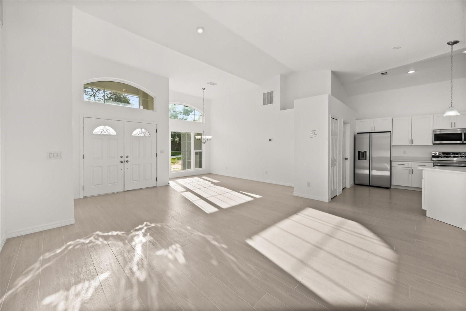 Image 11 of 34 For 531 Rhodes Drive