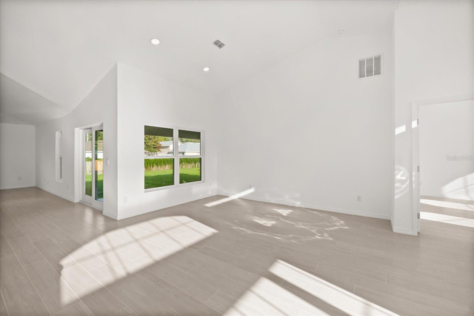 Image 15 of 34 For 531 Rhodes Drive